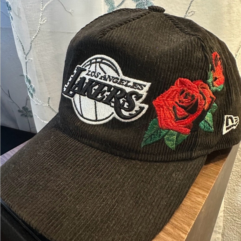 New Era Los Angeles Lakers Corduroy Cap with Rose Embroidery SnapBack Hat